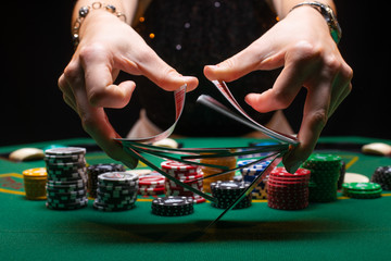 Hur man spelar poker på ett kasino